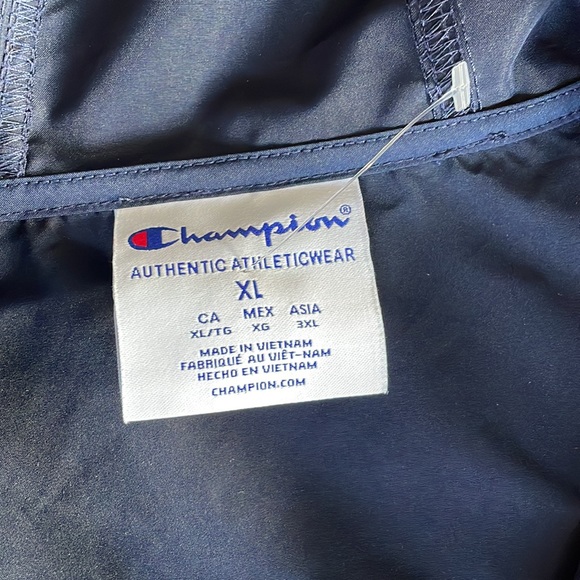 Notre Dame Champion XL windbreaker NWOT - Picture 6 of 9